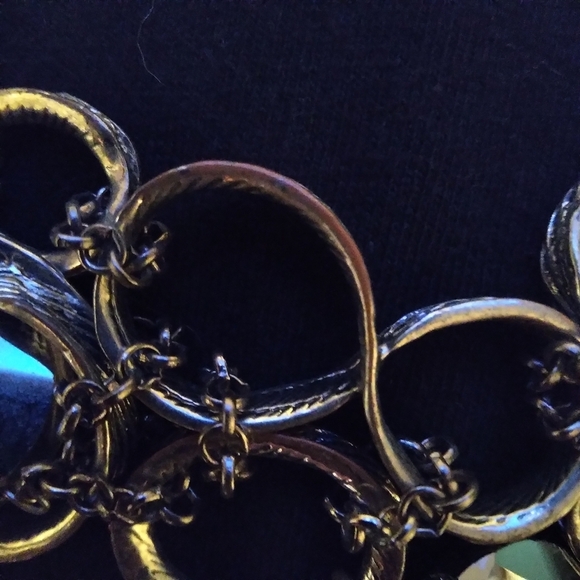 3 statement necklaces (2 signed) - Picture 5 of 11